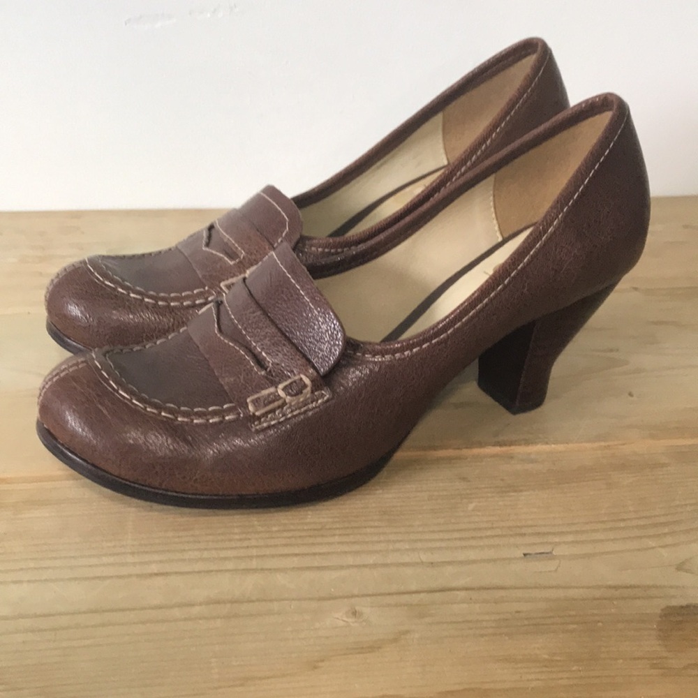 CLARKS Closed Heels Agra Hills Chocolate LEA  size UK 7 or US 9.5